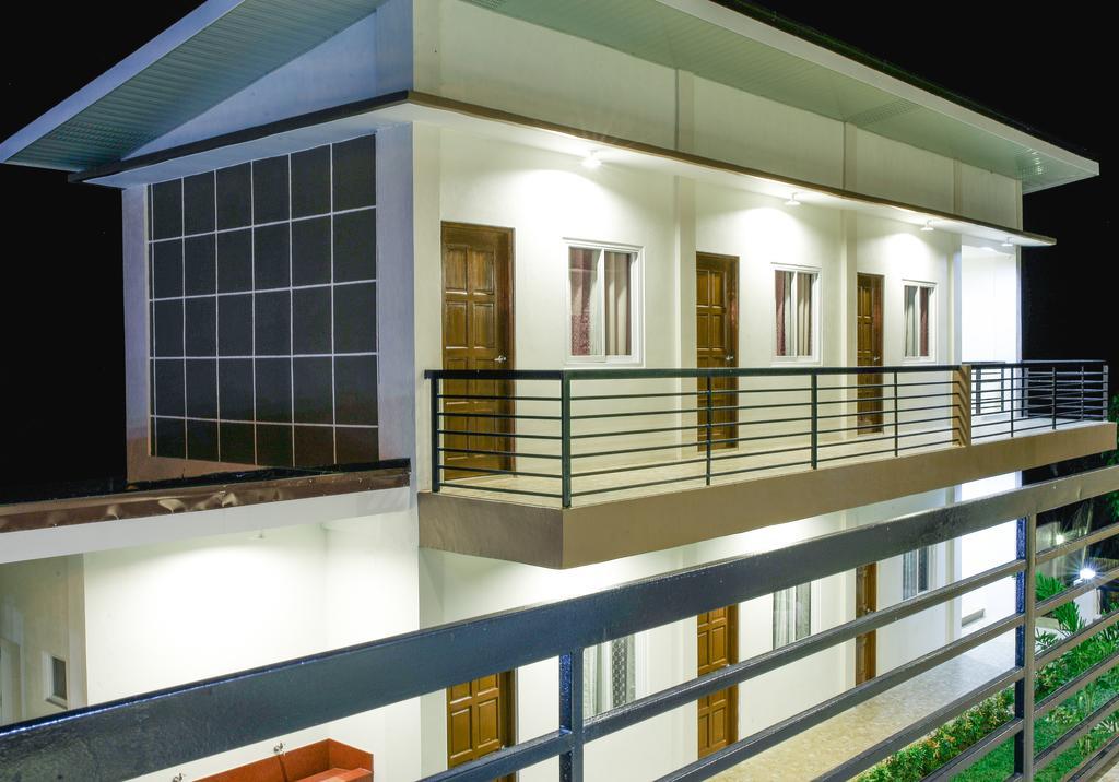 Alberto'S By Dj Seungli Silang Exterior photo